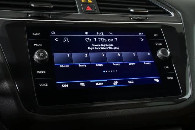 Certified 2023 Volkswagen Tiguan SE FWD image 16