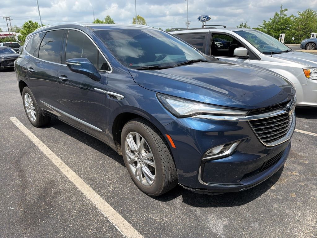 Used 2023 Buick Enclave Premium AWD/4WD image 2