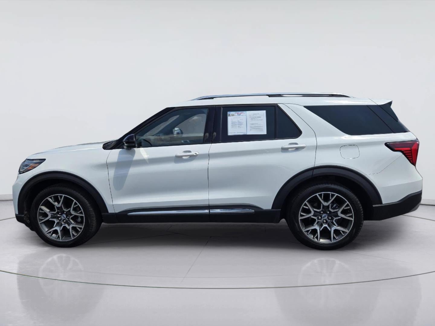 Used 2025 Ford Explorer Platinum w/ Ultimate Package RWD image 5