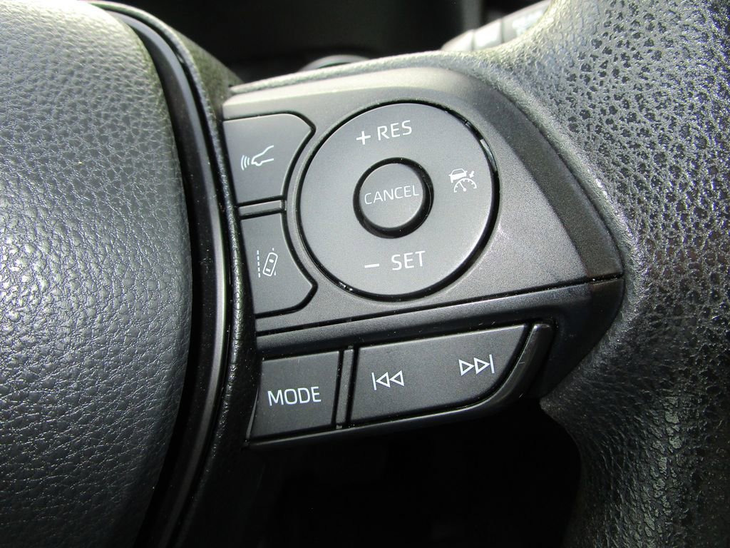 Used 2022 Toyota RAV4 XLE image 29