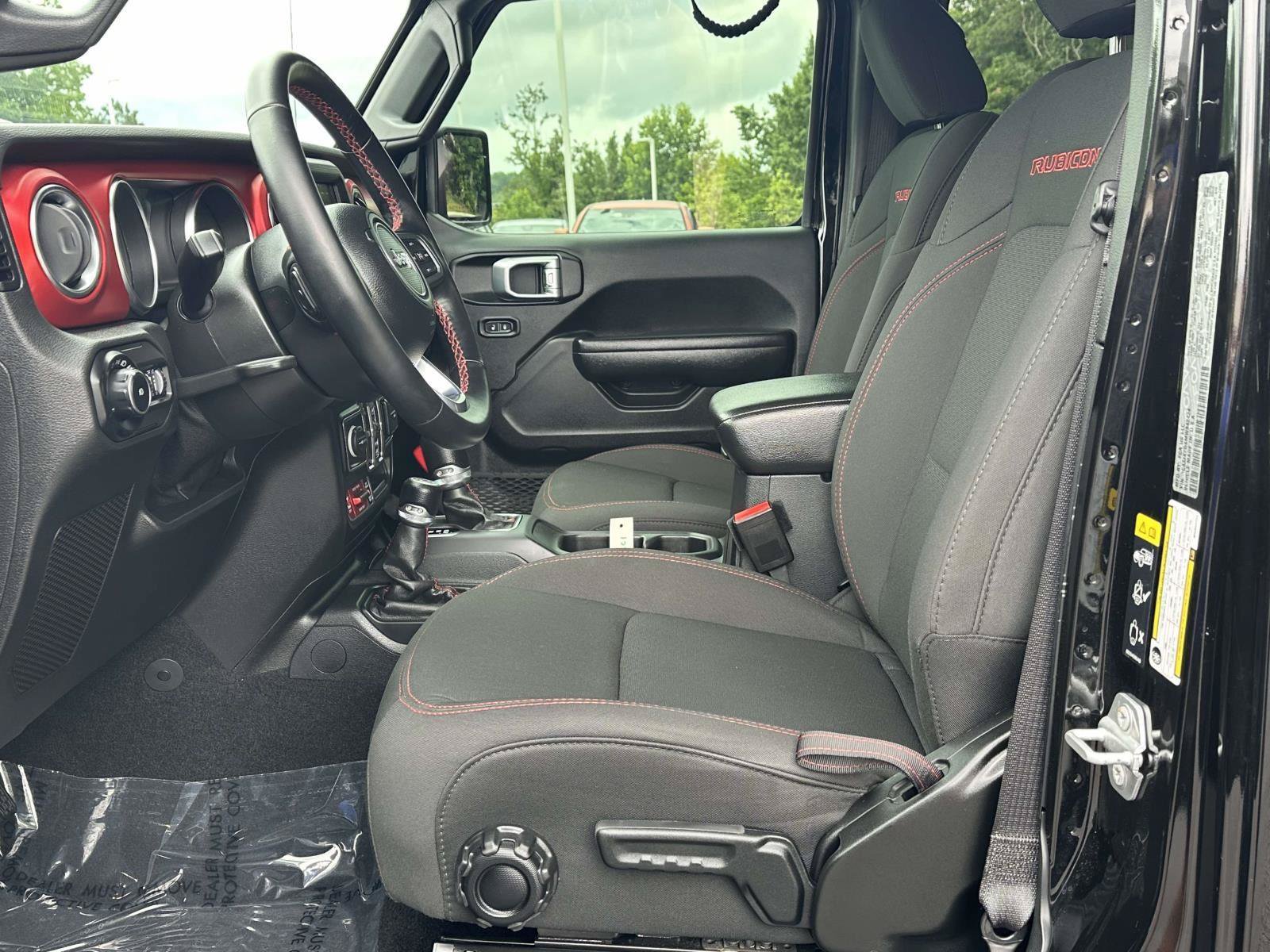 Used 2021 Jeep Wrangler Unlimited Rubicon w/ Xtreme Recon 35" Tire Package AWD/4WD image 4