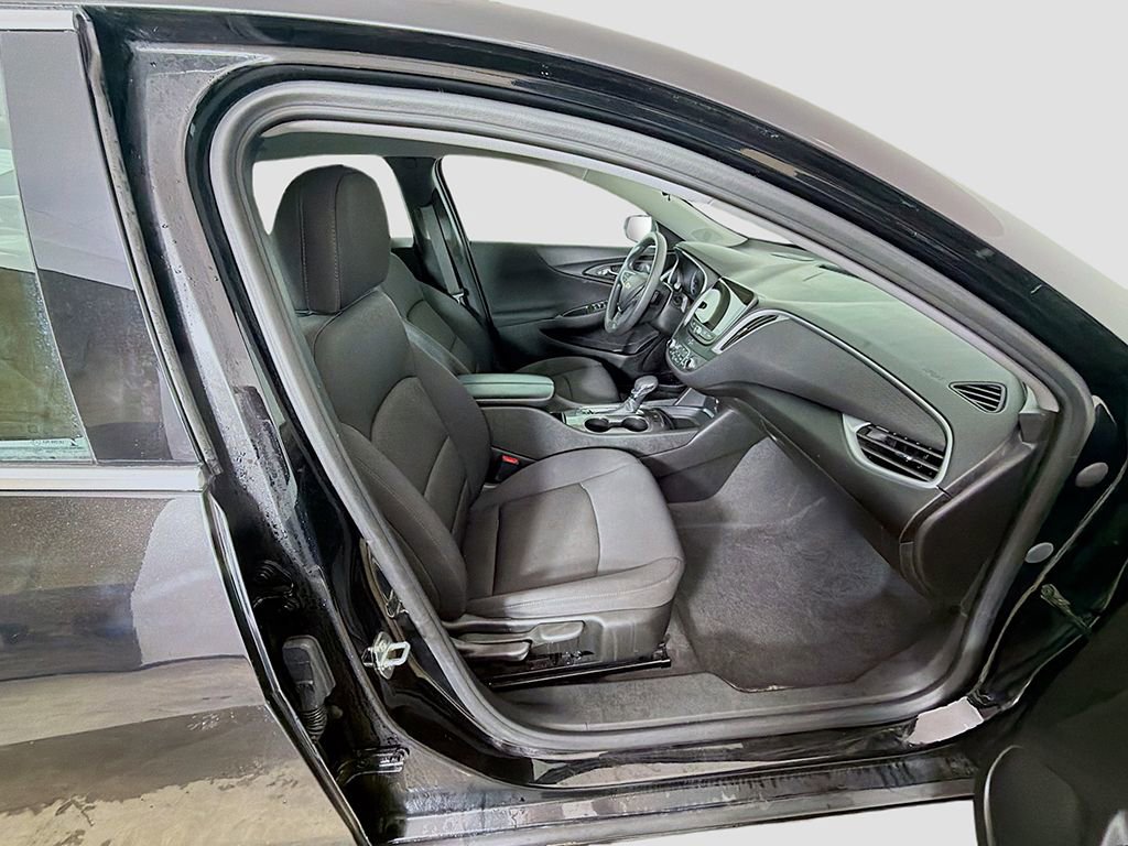 Used 2023 Chevrolet Malibu LT image 18