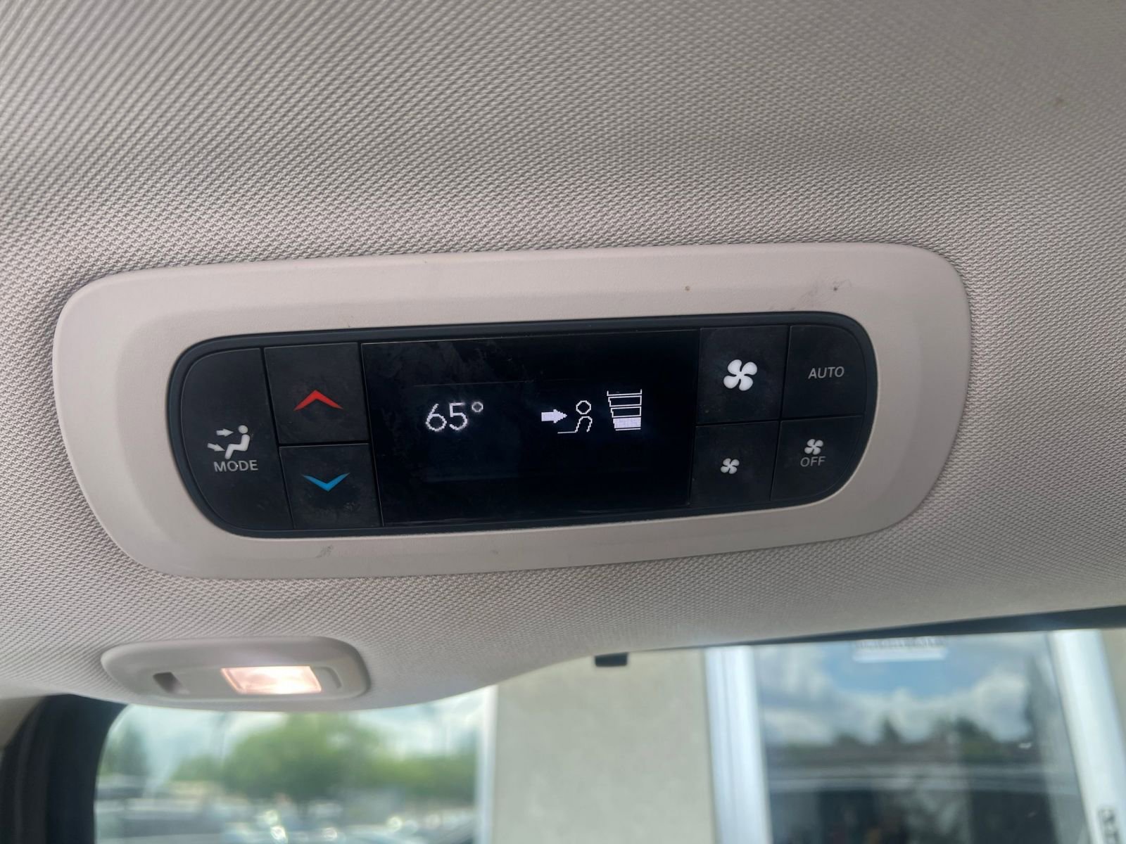 Used 2022 Chrysler Pacifica Limited FWD image 25