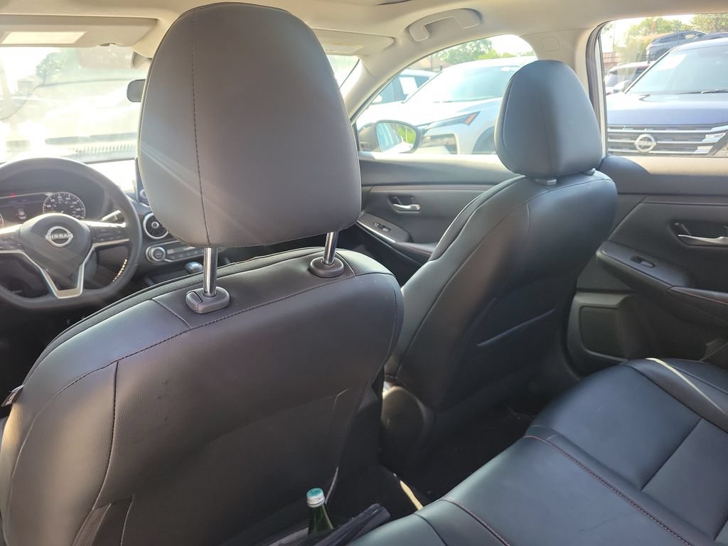 Used 2024 Nissan Sentra SR w/ SR Premium Package FWD image 10