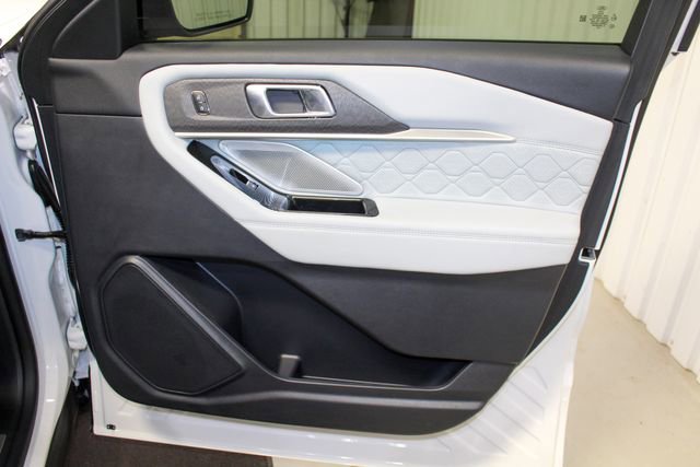 Used 2025 Ford Explorer Platinum w/ Ultimate Package image 16