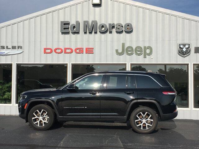 Used 2023 Jeep Grand Cherokee Limited AWD/4WD image 6