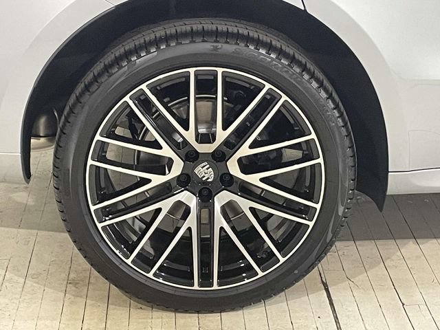 New 2026 Porsche Macan AWD/4WD image 15