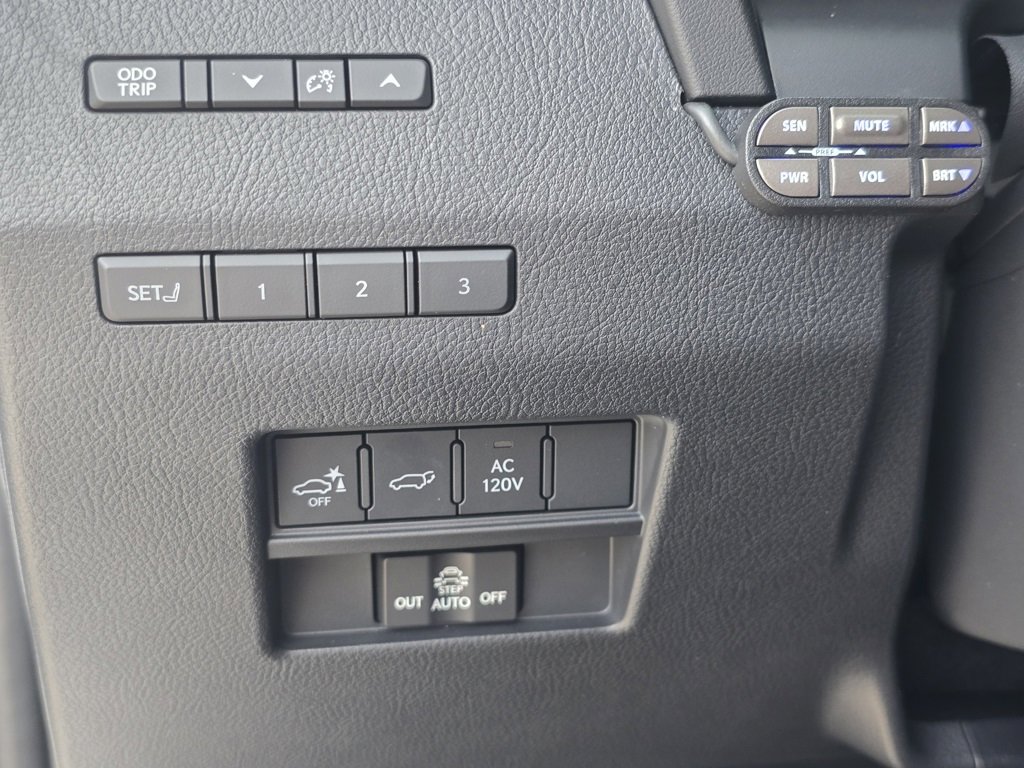 Used 2025 Lexus GX 550 w/ Accessory Package (Z1) image 26