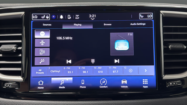 Used 2023 Chrysler Pacifica Touring-L FWD image 13