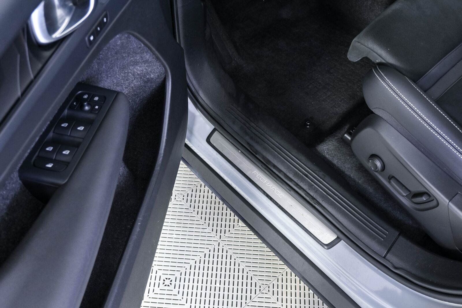 Certified 2024 Volvo C40 P8 Recharge Plus w/ Climate Package AWD/4WD image 7