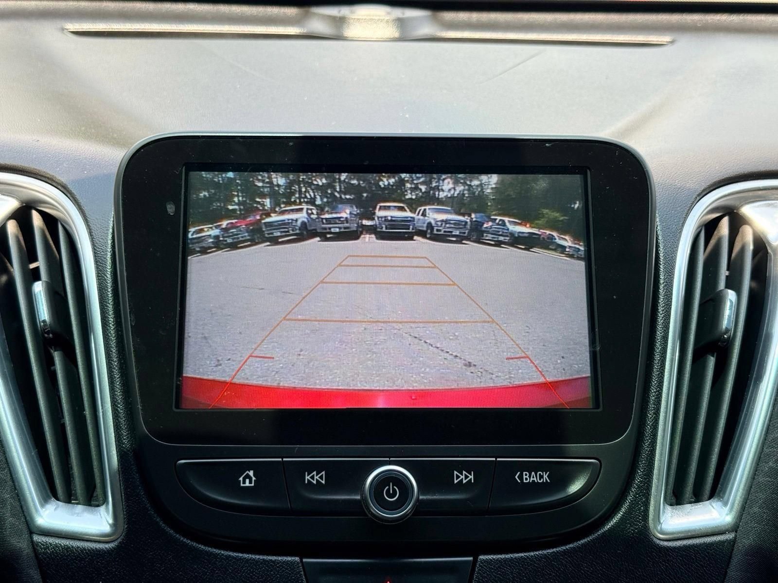 Used 2018 Chevrolet Malibu LT FWD image 39