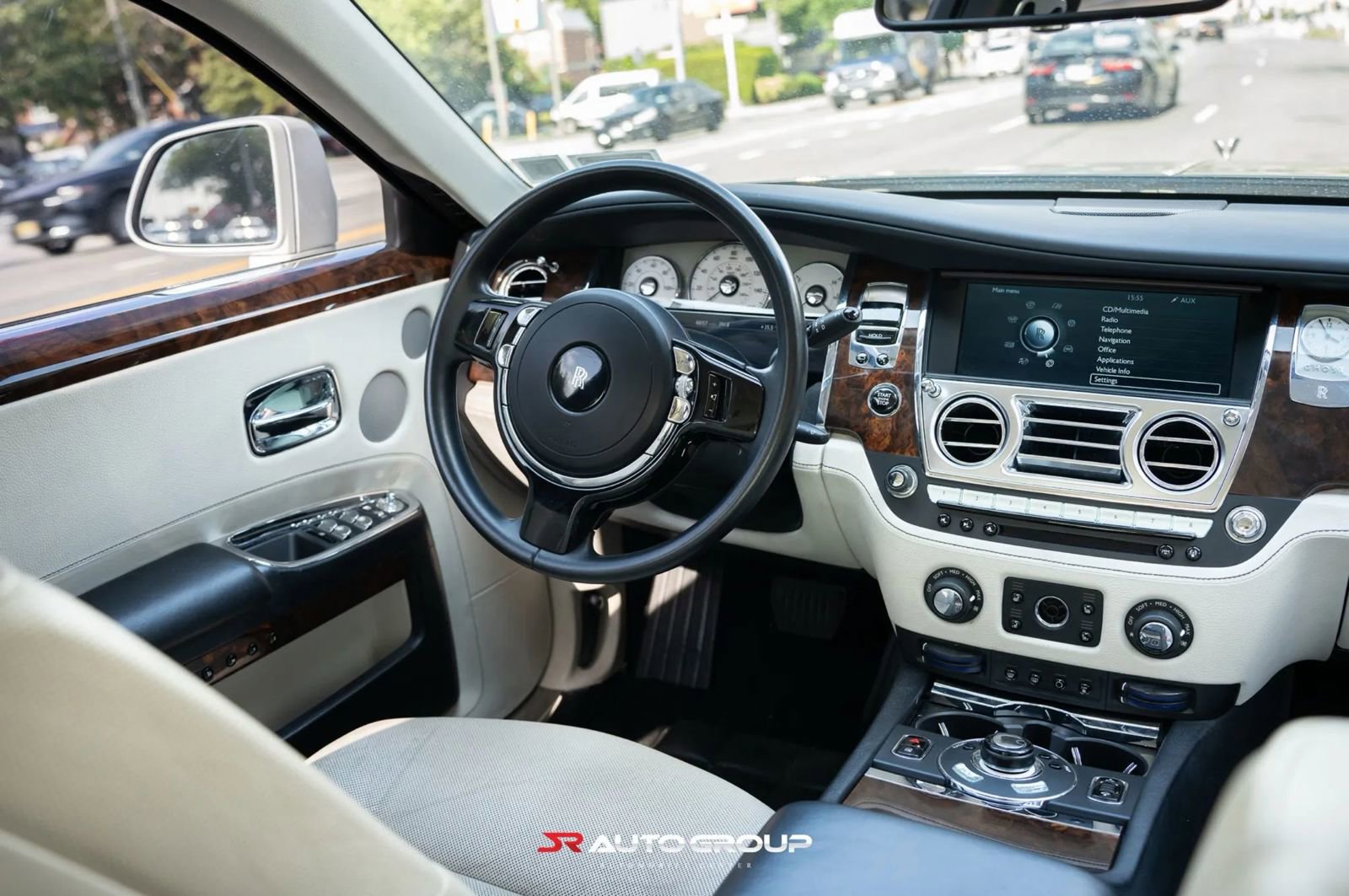 Used 2012 Rolls-Royce Ghost RWD image 17