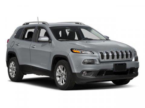 Used 2018 Jeep Cherokee Latitude w/ Altitude Package image 9