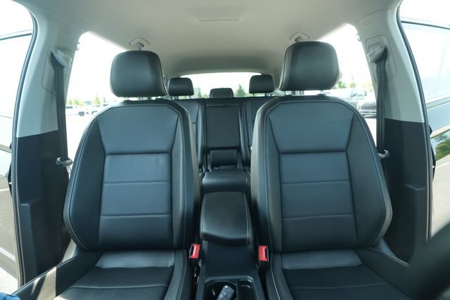 Used 2021 Volkswagen Tiguan SE AWD/4WD image 39
