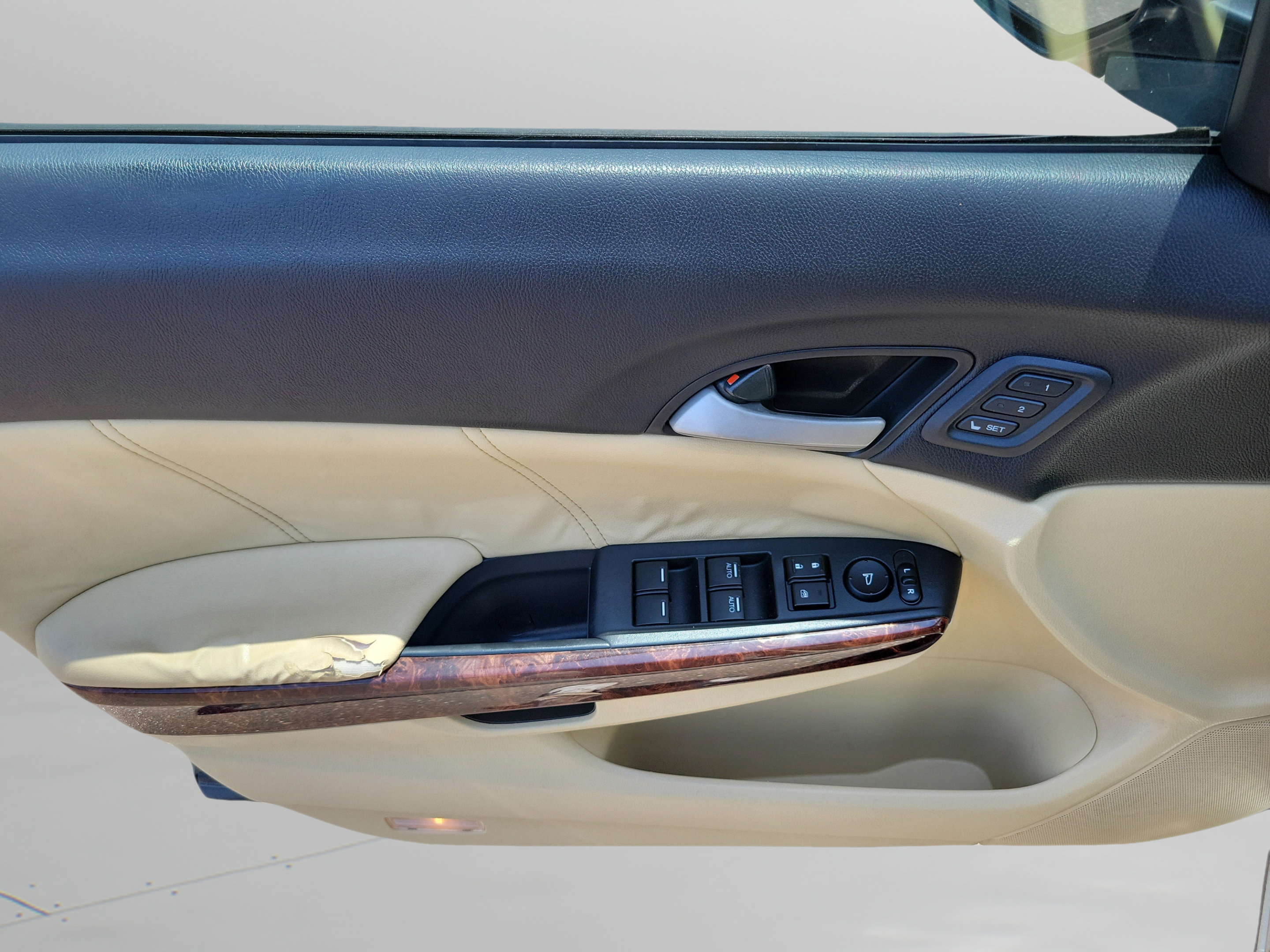Used 2010 Honda Crosstour EX-L image 23