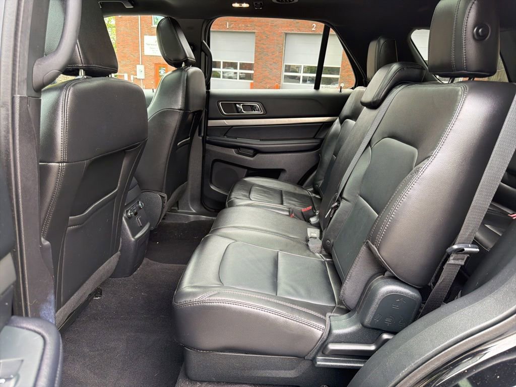 Used 2018 Ford Explorer XLT w/ Equipment Group 202A AWD/4WD image 25