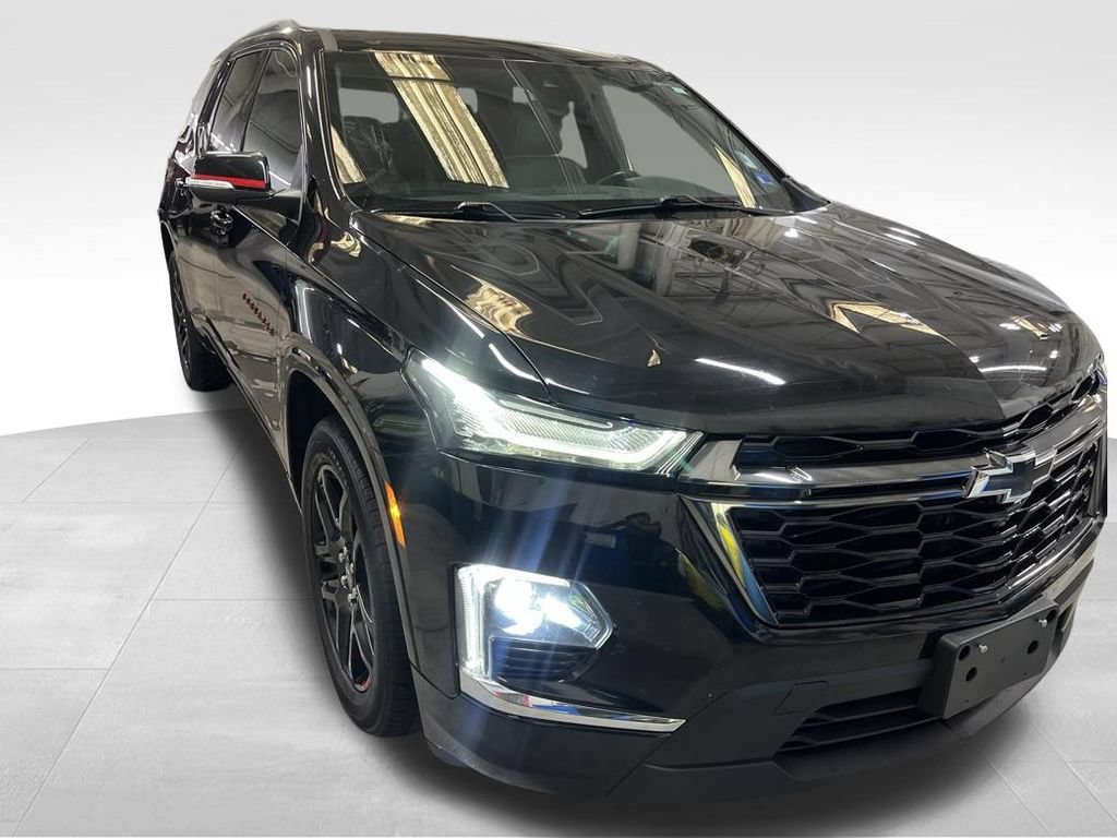 Used 2023 Chevrolet Traverse Premier w/ Redline Edition FWD image 7
