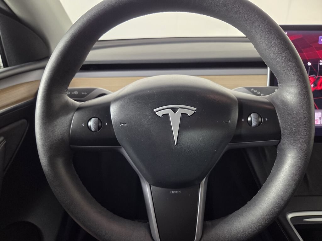Used 2024 Tesla Model Y Performance AWD/4WD image 17
