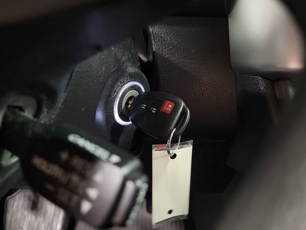 Used 2019 Toyota Highlander LE image 16