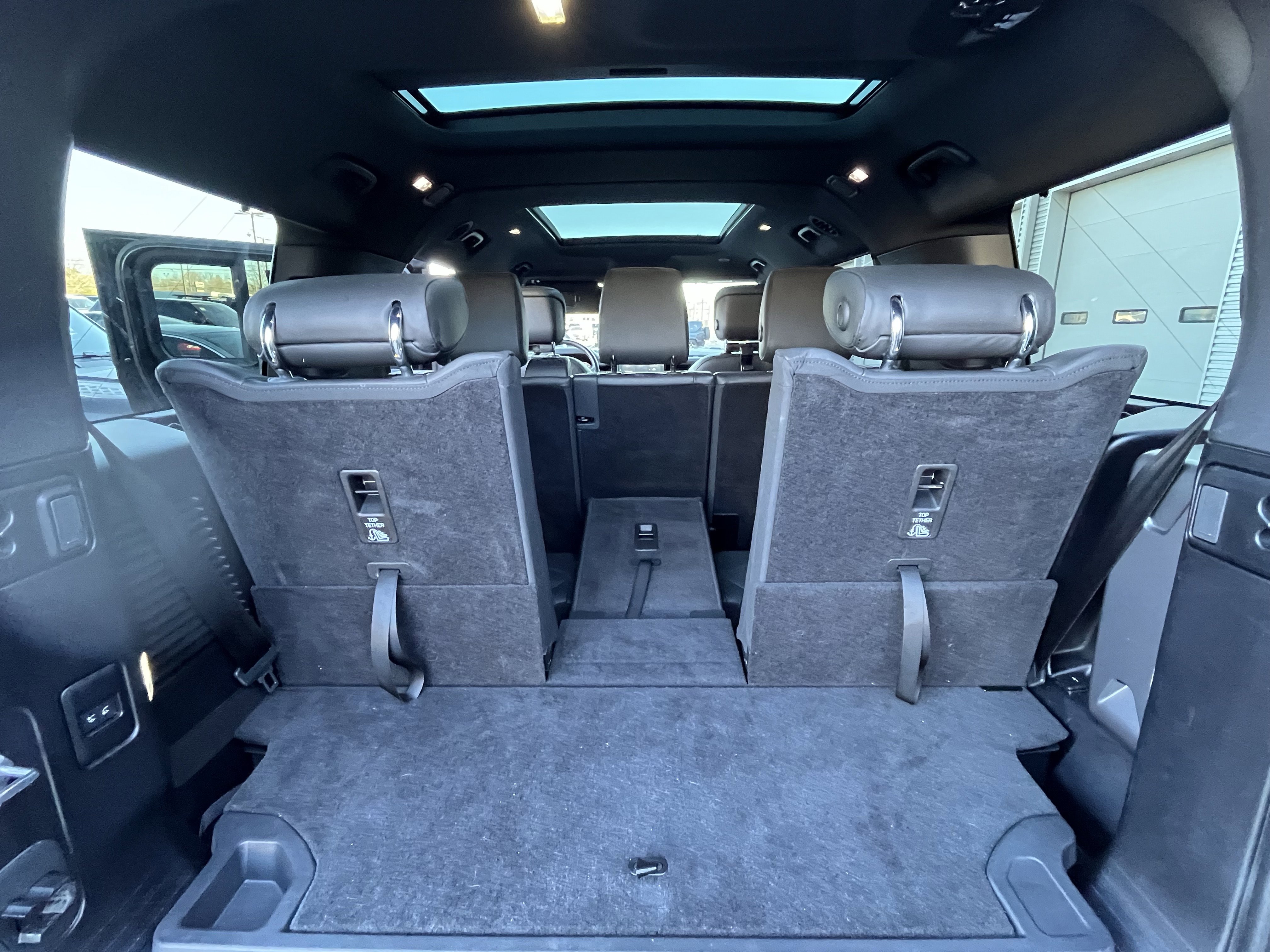 Certified 2024 Land Rover Defender 130 X-Dynamic SE image 32