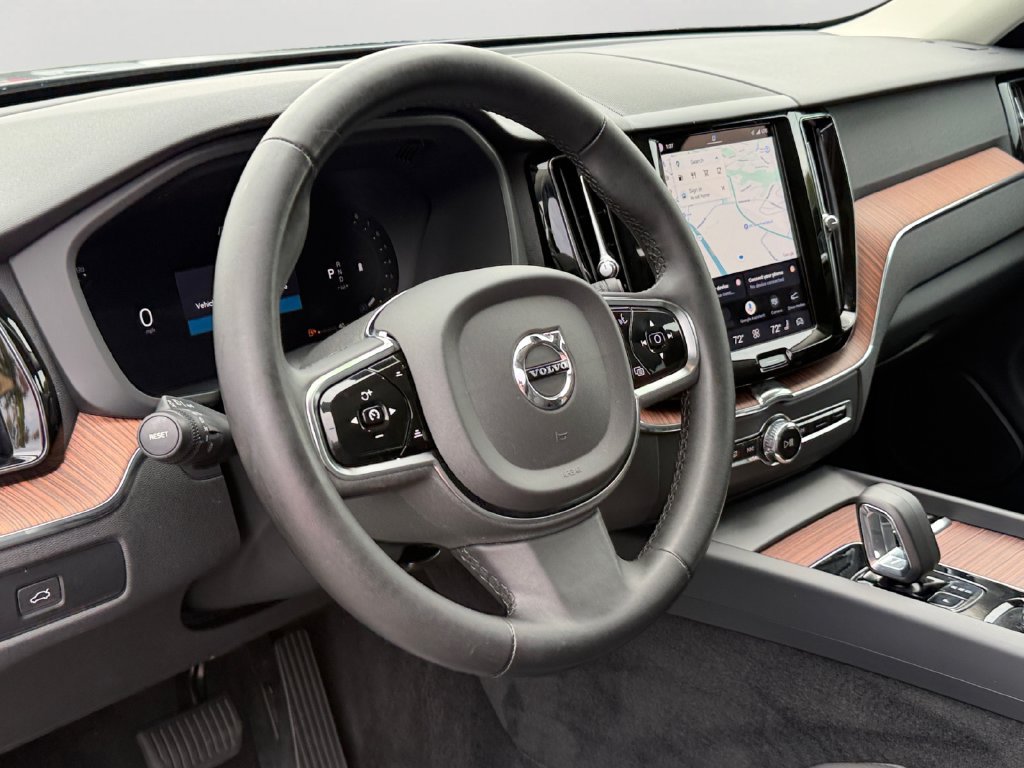Certified 2024 Volvo XC60 B5 Plus w/ Protection Package Premier AWD/4WD image 18