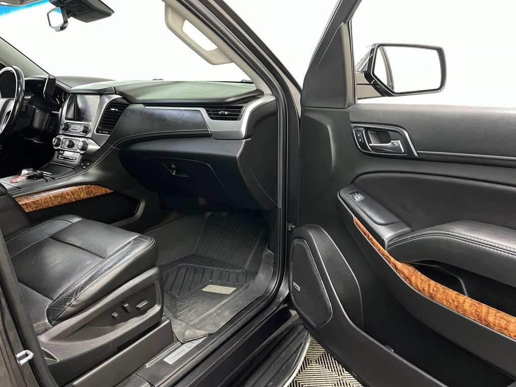 Used 2018 Chevrolet Tahoe Premier AWD/4WD image 41
