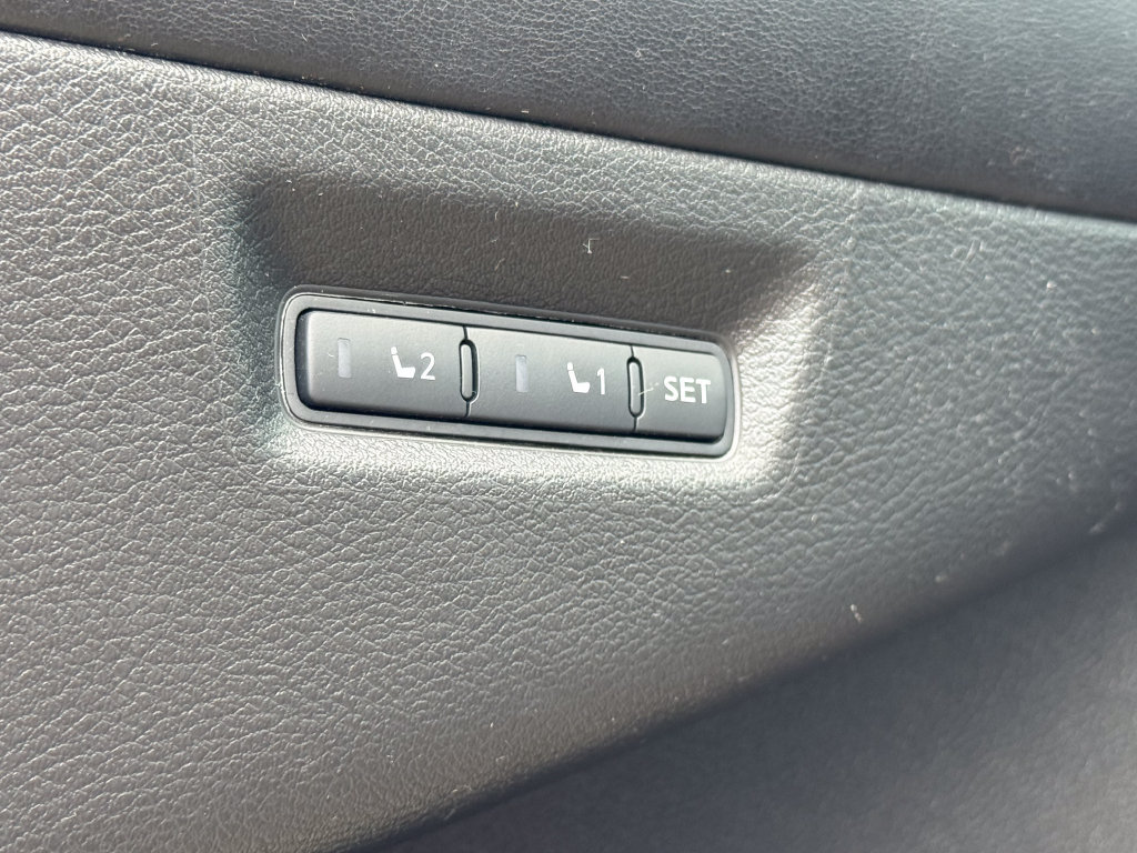 Used 2015 Nissan Murano Platinum w/ Platinum Technology Package AWD/4WD image 21