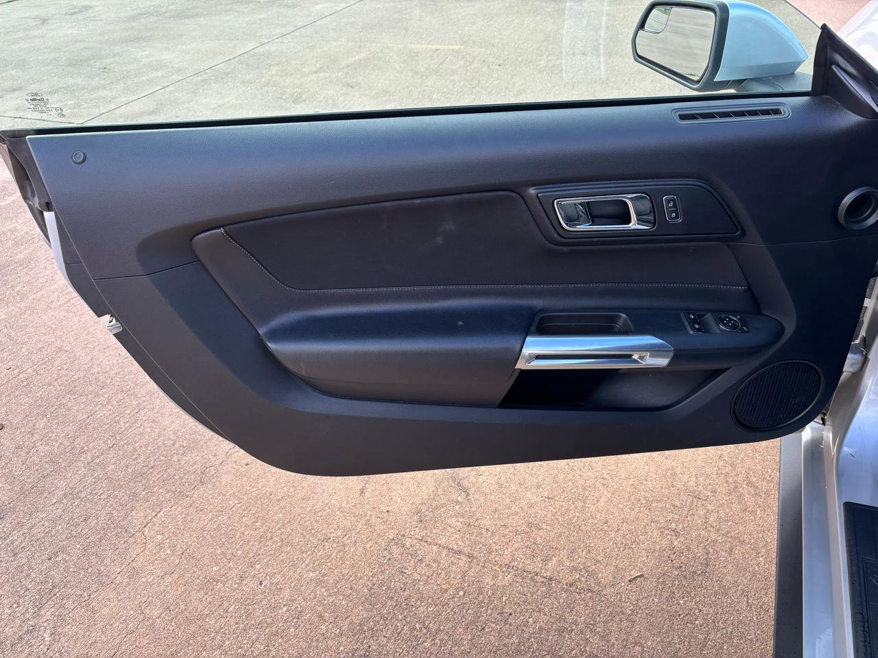 Used 2016 Ford Mustang Coupe image 11