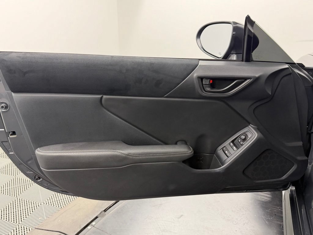 Used 2025 Toyota GR86 Premium w/ ALL Weather Mat Package (TMS) RWD image 19