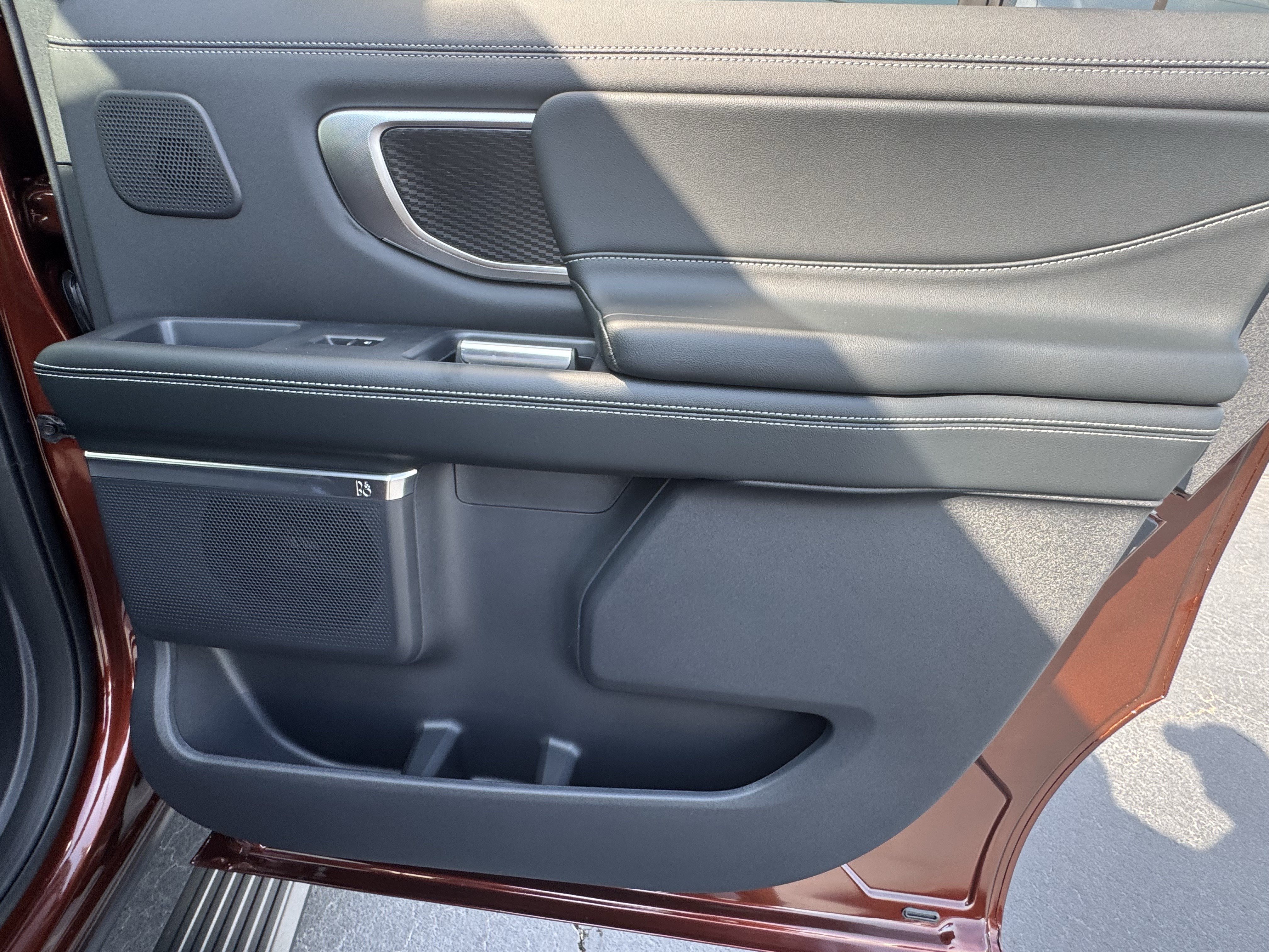 New 2027 Ford Expedition Max Platinum w/ Stealth Appearance Package RWD image 21