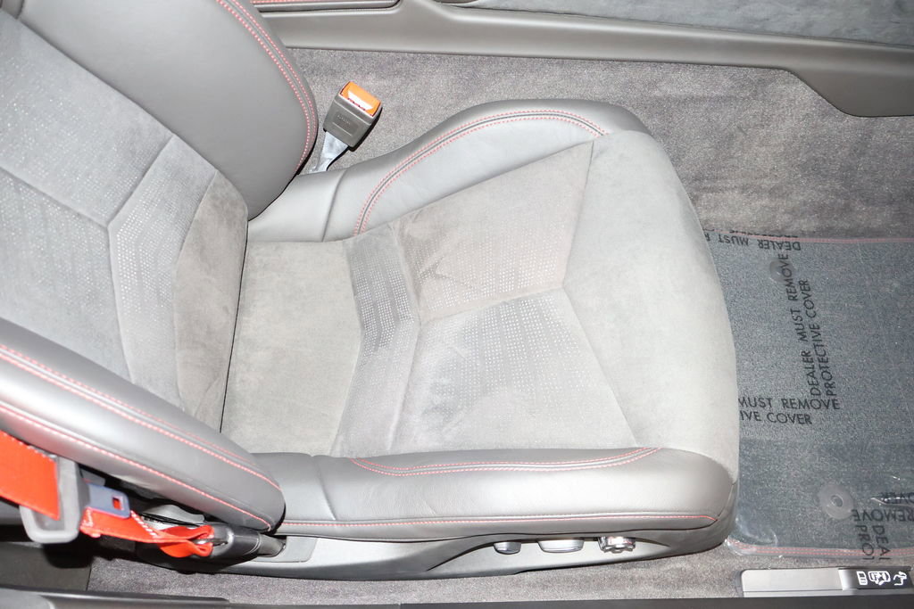 Used 2020 Chevrolet Corvette Stingray Premium Cpe w/ 3LT Preferred Equipment Group image 55