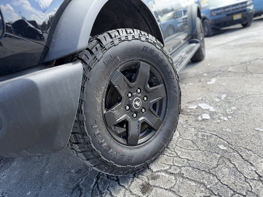 Used 2025 Ford Bronco Big Bend AWD/4WD image 2