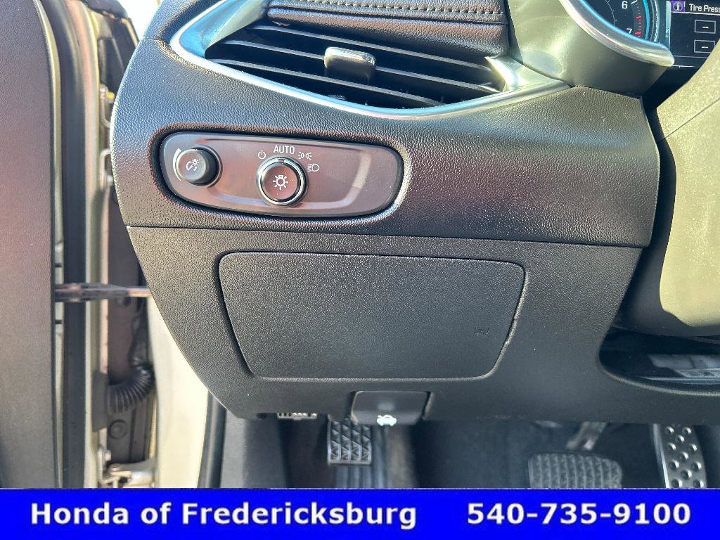 Used 2016 Chevrolet Malibu LT w/ Leather Package image 27