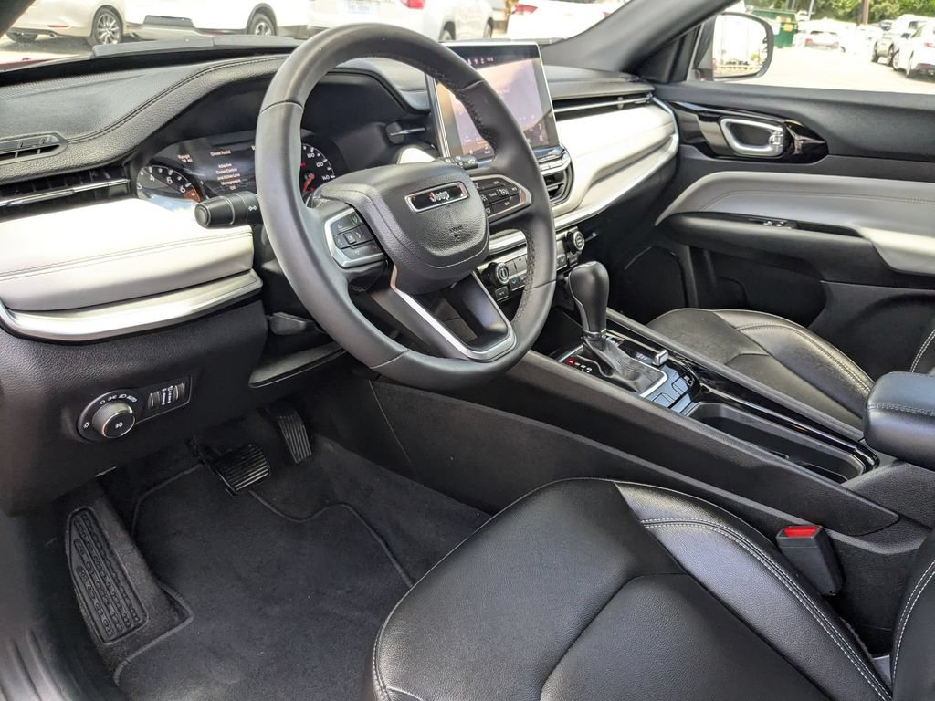 Used 2025 Jeep Compass Limited AWD/4WD image 13