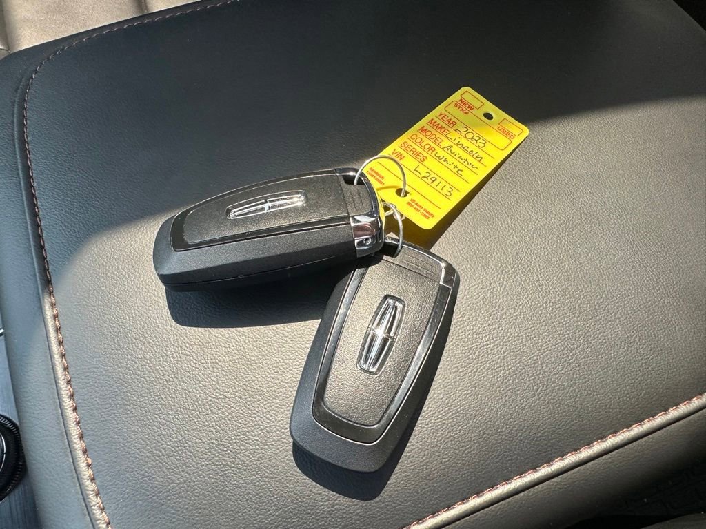 Used 2023 Lincoln Aviator AWD w/ Premium Package image 9