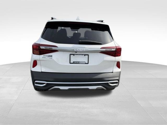Certified 2022 Kia Seltos SX w/ Sunroof Package AWD/4WD image 7