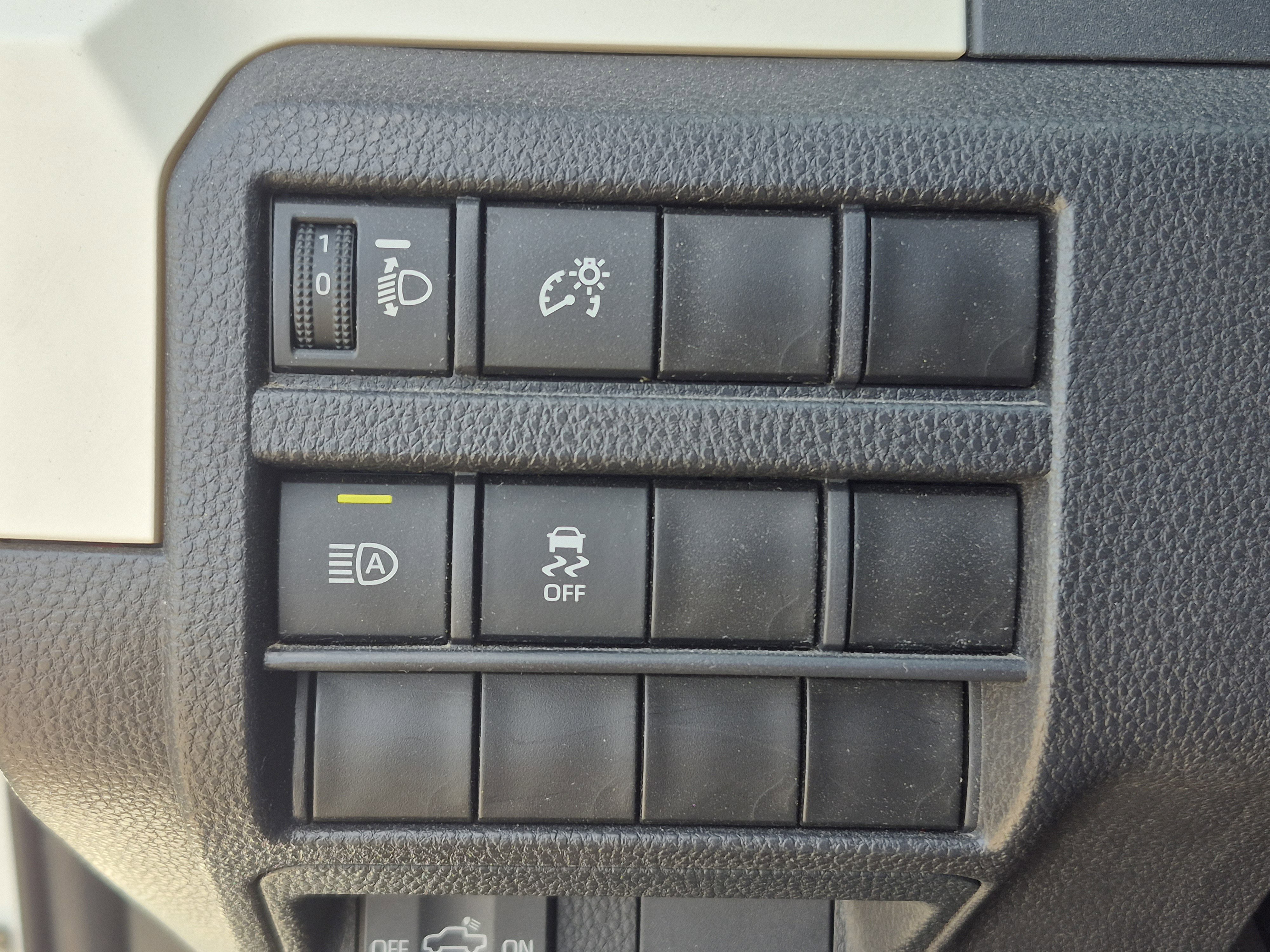 Used 2024 Toyota Tacoma TRD Off-Road AWD/4WD image 70