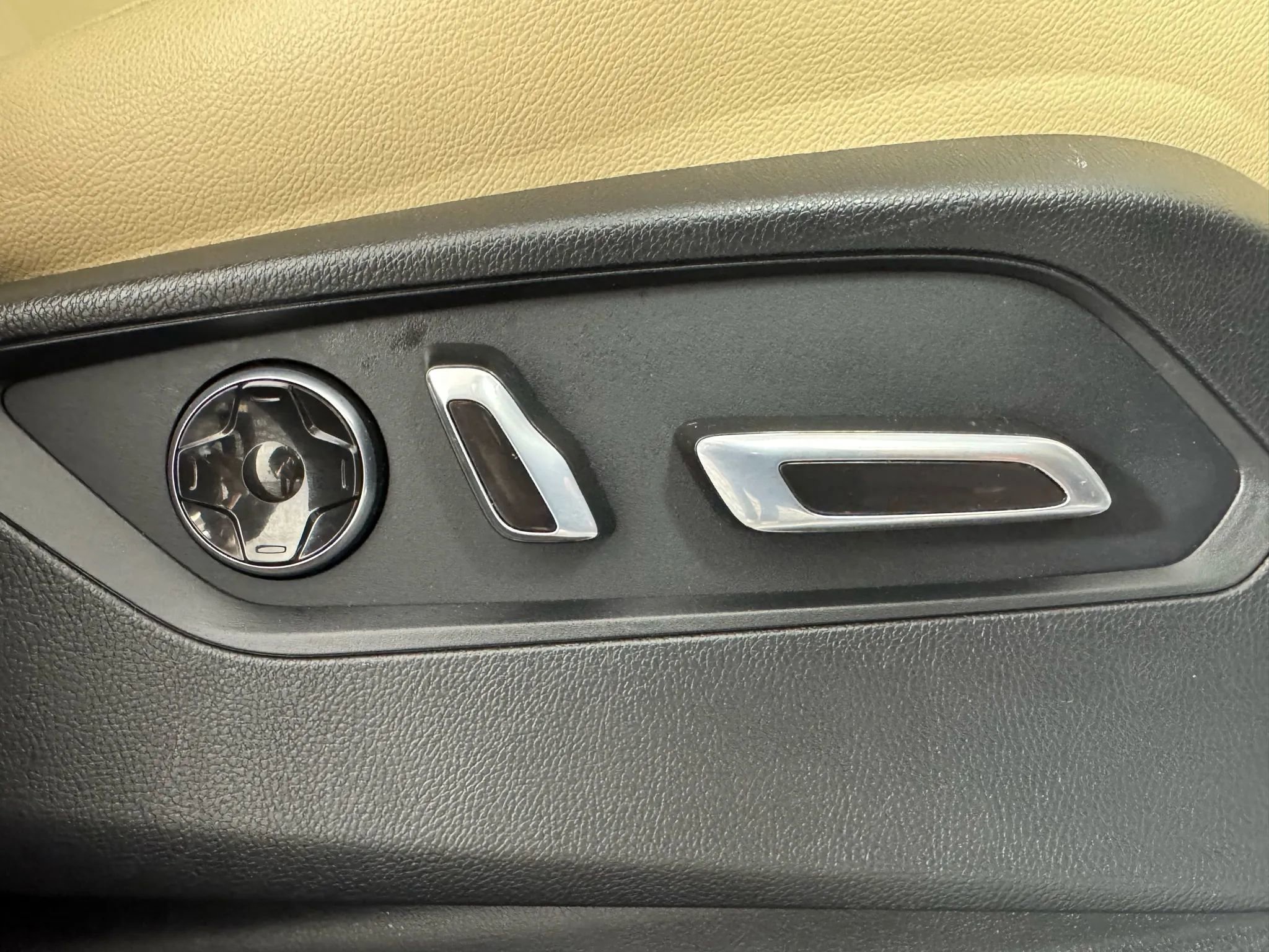 Used 2022 Acura MDX SH-AWD image 38