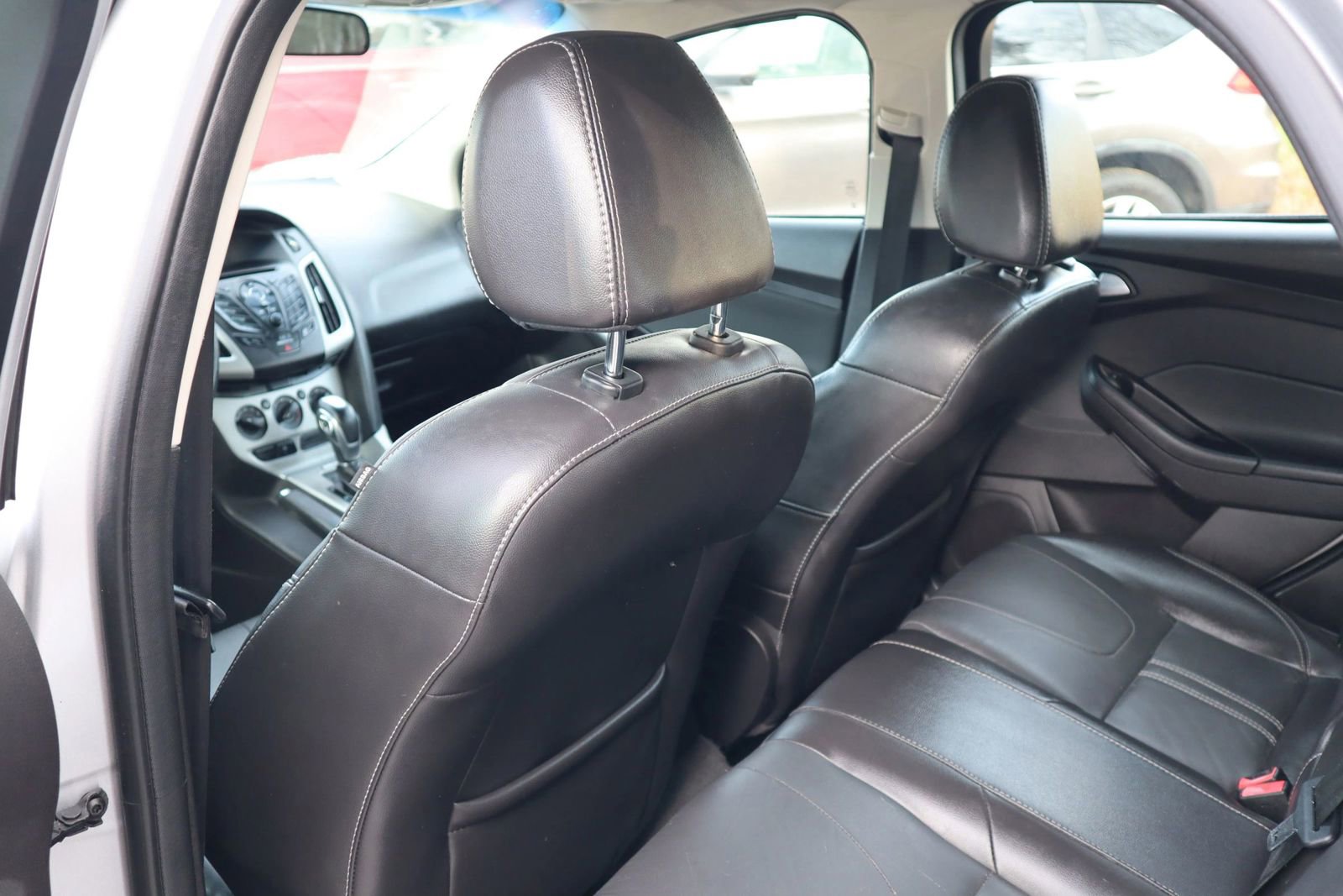 Used 2014 Ford Focus SE w/ Equipment Group 201A image 11