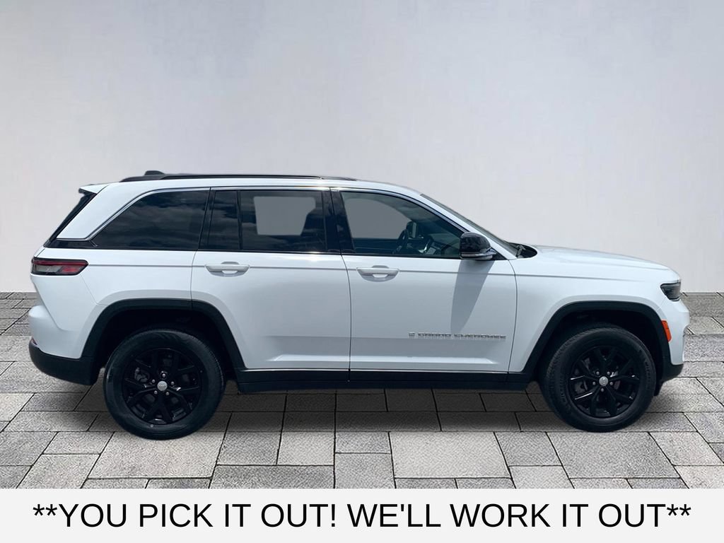 Used 2025 Jeep Grand Cherokee Limited AWD/4WD image 8