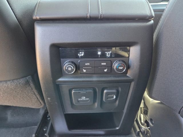 Used 2023 Chevrolet Traverse High Country AWD/4WD image 49