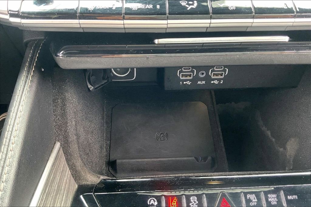 Used 2024 Jeep Wagoneer Series II AWD/4WD image 31