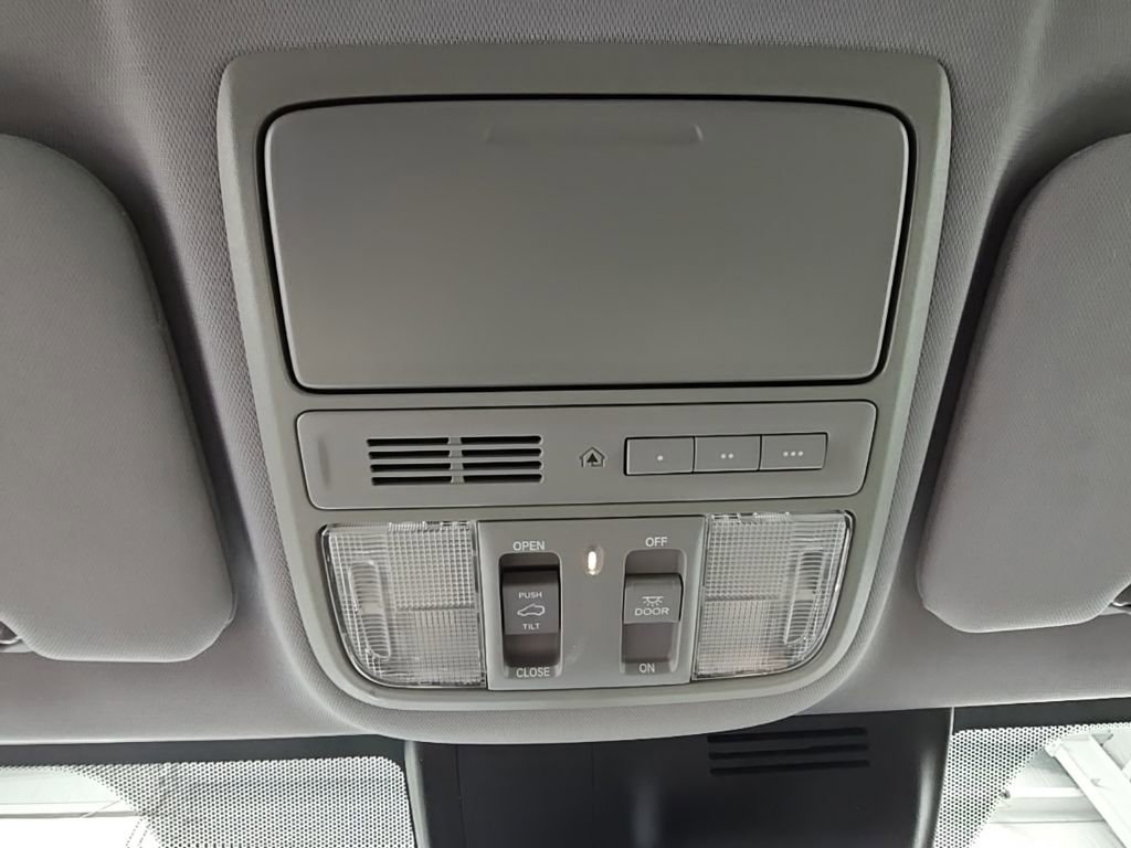 Used 2017 Honda CR-V Touring image 21