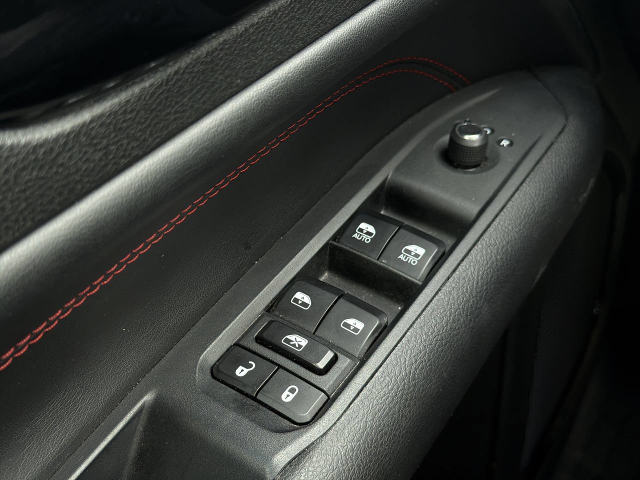 Used 2024 Jeep Compass Trailhawk AWD/4WD image 11