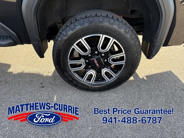 Used 2022 GMC Sierra 2500 AT4 w/ AT4 Premium Plus Package AWD/4WD image 16