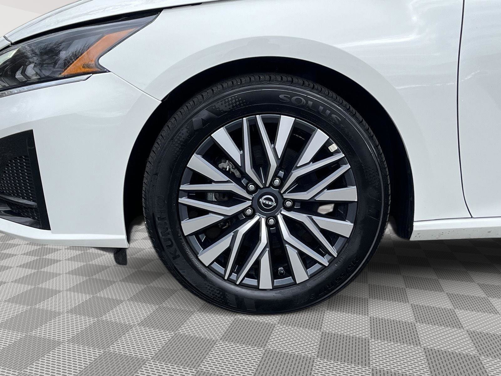 Certified 2025 Nissan Altima 2.5 SV image 9