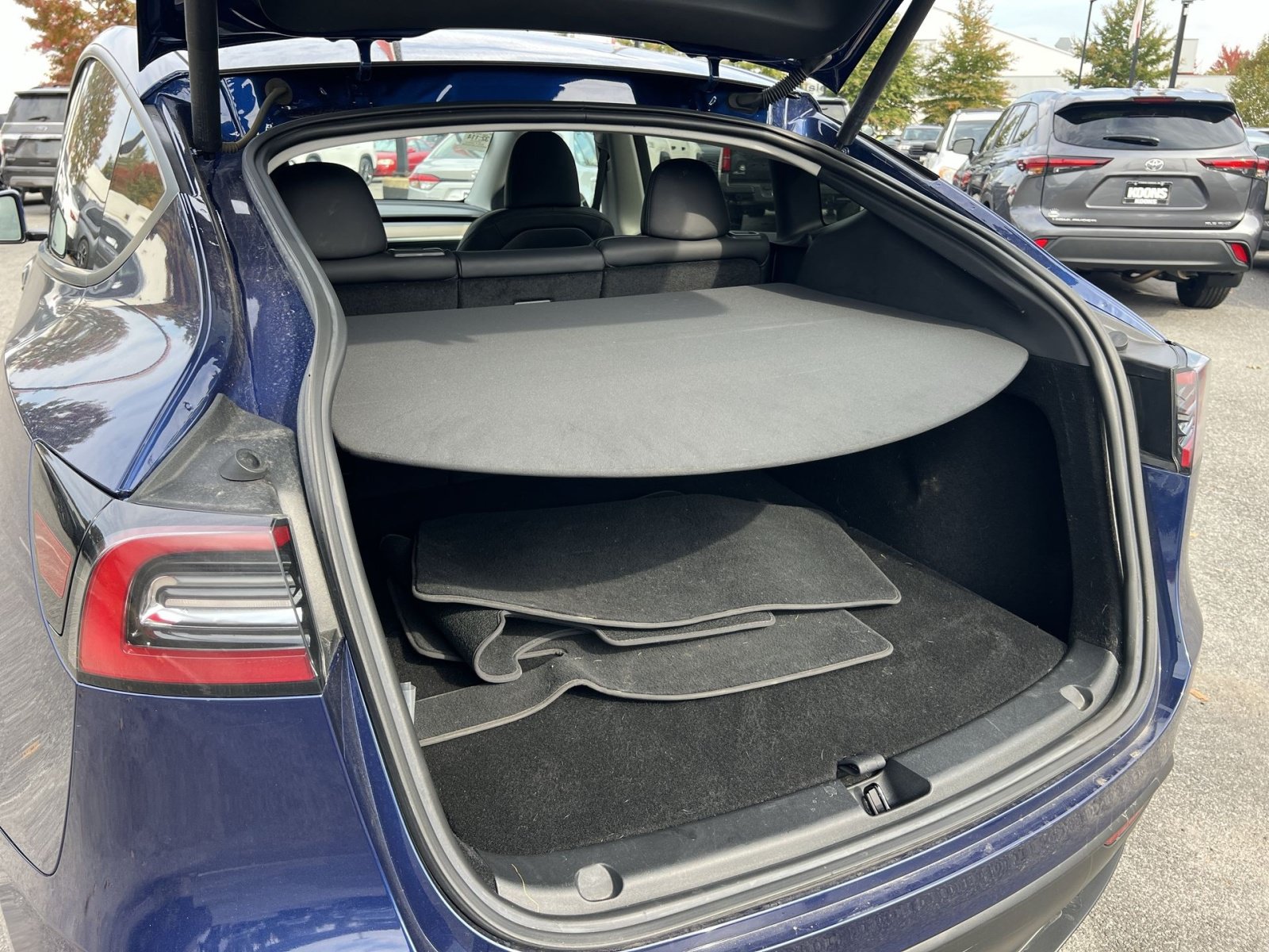 Used 2023 Tesla Model Y Long Range AWD/4WD image 27