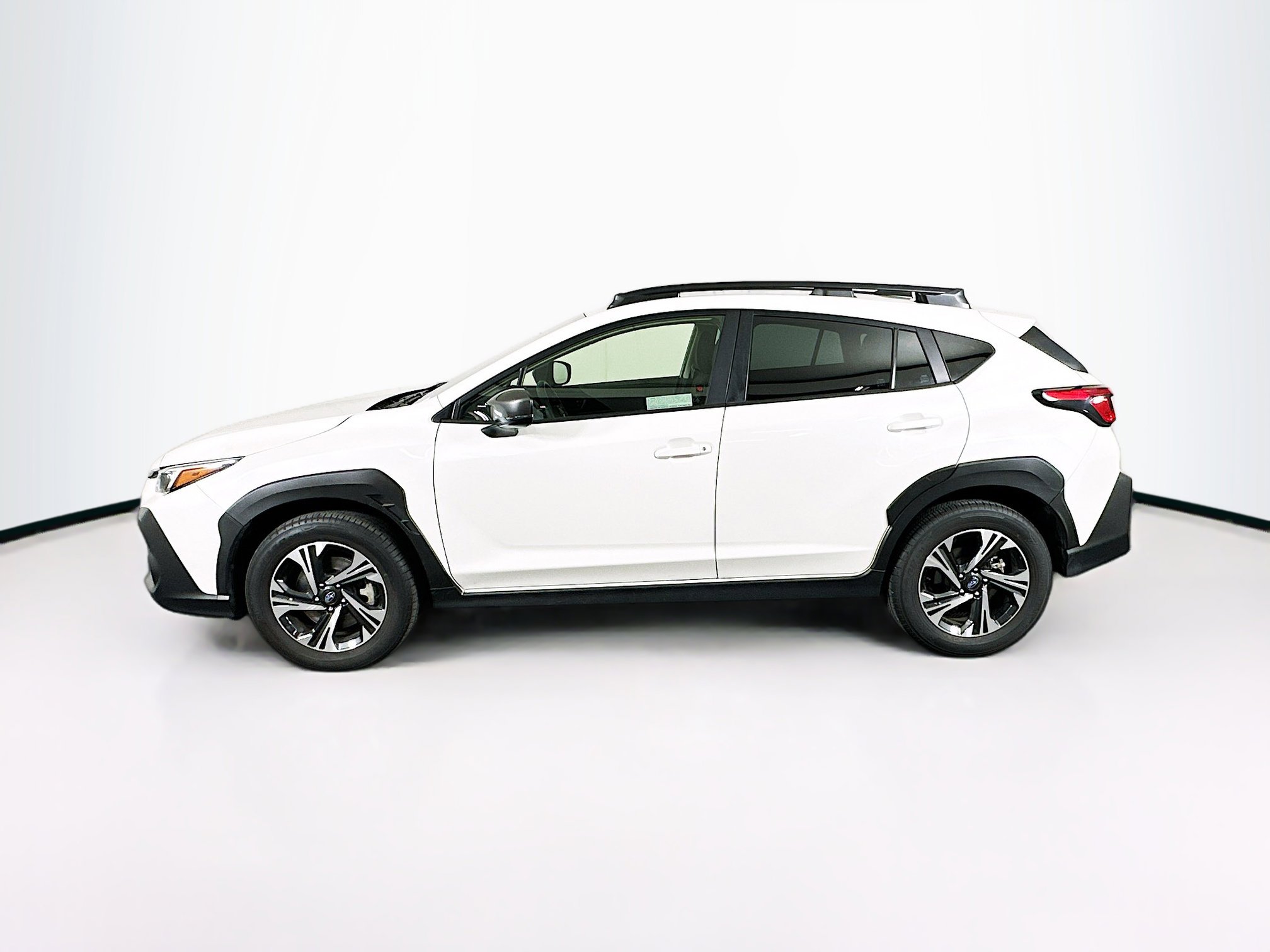 Used 2025 Subaru Crosstrek 2.0i Premium image 4