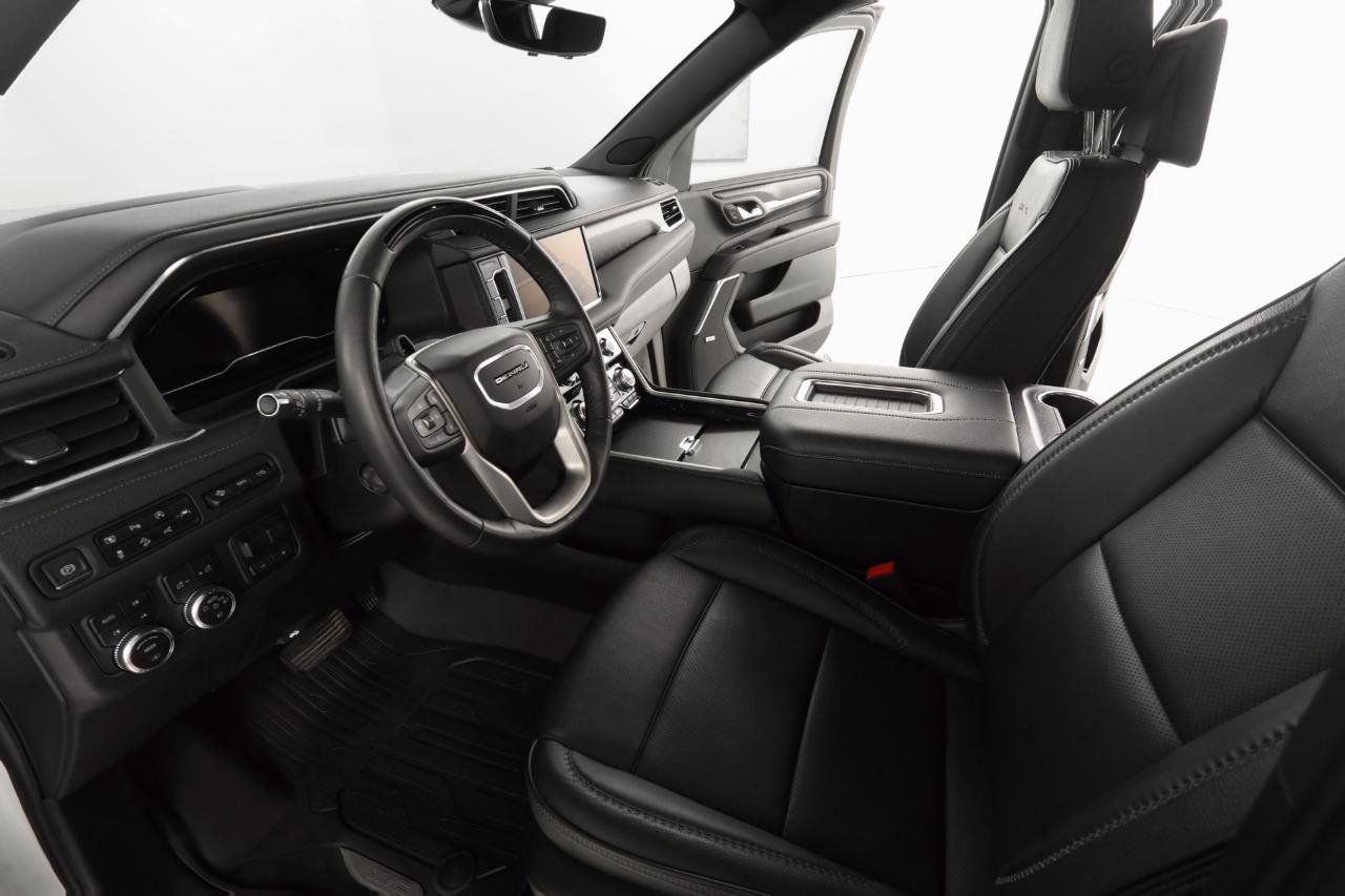 Used 2023 GMC Yukon XL Denali w/ Denali Reserve Package image 12