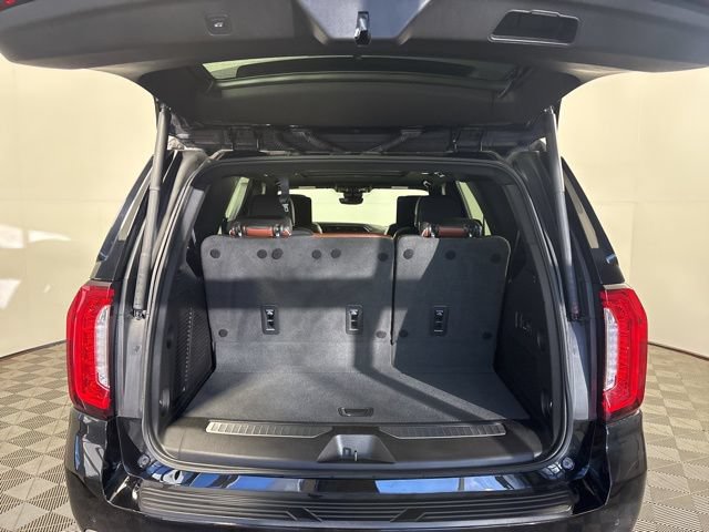 Used 2023 GMC Yukon Denali Ultimate AWD/4WD image 9
